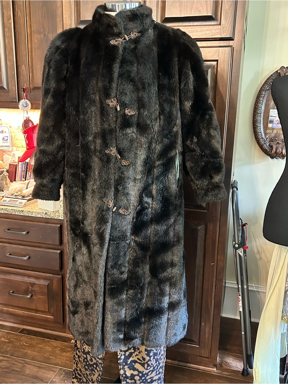 1980’s VILTD Full Length Faux Fur w frog closures Sz L “Blackglama”